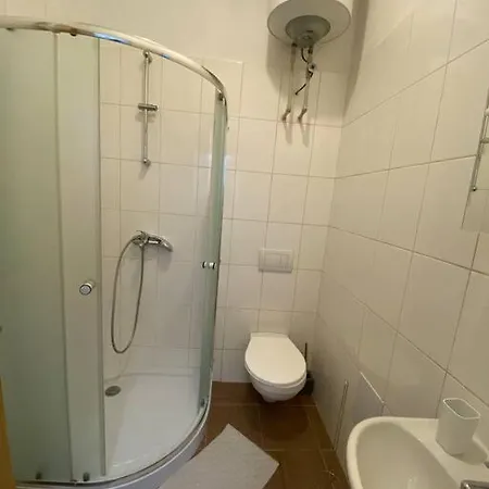Cozy 1 Bedroom In The Center Of Apartment *