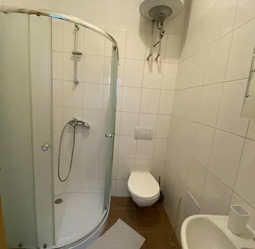 Cozy 1 Bedroom In The Center Of Apartment *